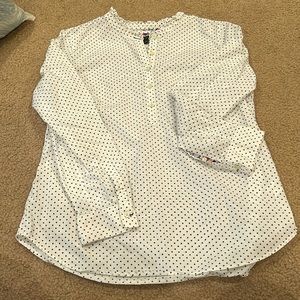 NEW TALBOTS Polka Dot Buttoned Down Size M